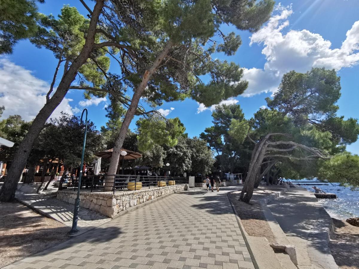 Mobile Linico Biograd Na Moru